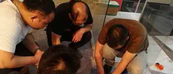 你見過如此認真對待工作的南寧裝飾公司師傅們嗎？
