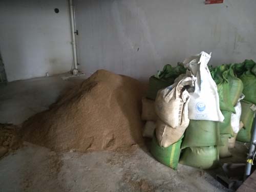 沙子已進場，水泥和輕質磚等下進場